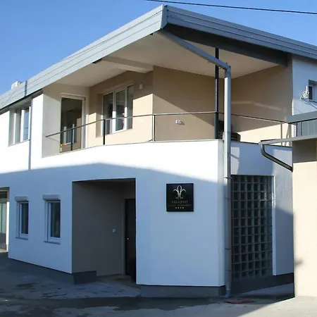 Luxury Apartamento *