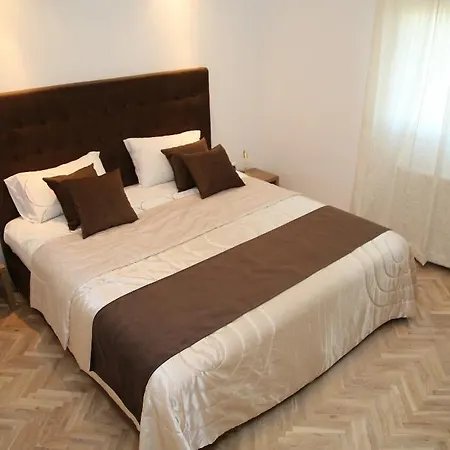 Luxury * 塞拉耶佛